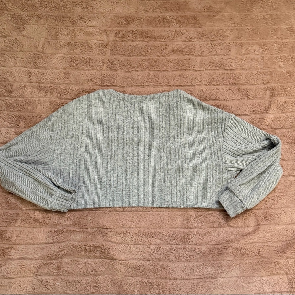 SHEIN Gray Ribbed Crop Top - Picture 3 of 4